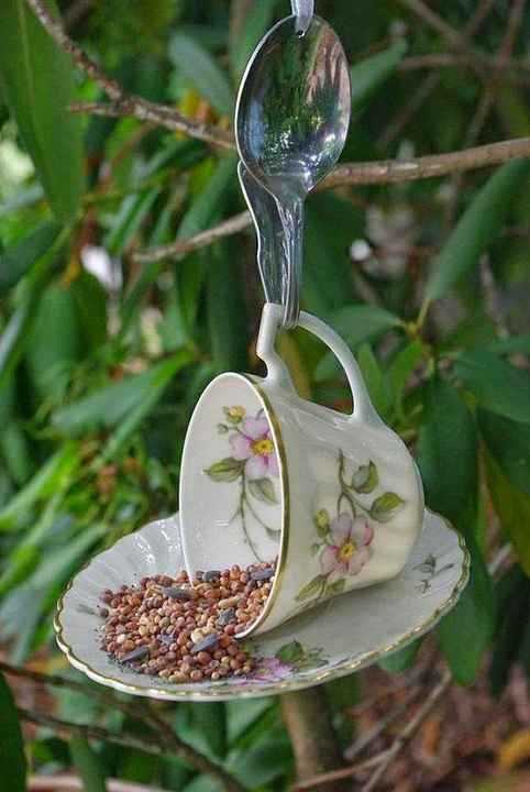 Top 10 des nichoirs et mangeoires à oiseaux Top 10 des nichoirs et mangeoires à oiseaux