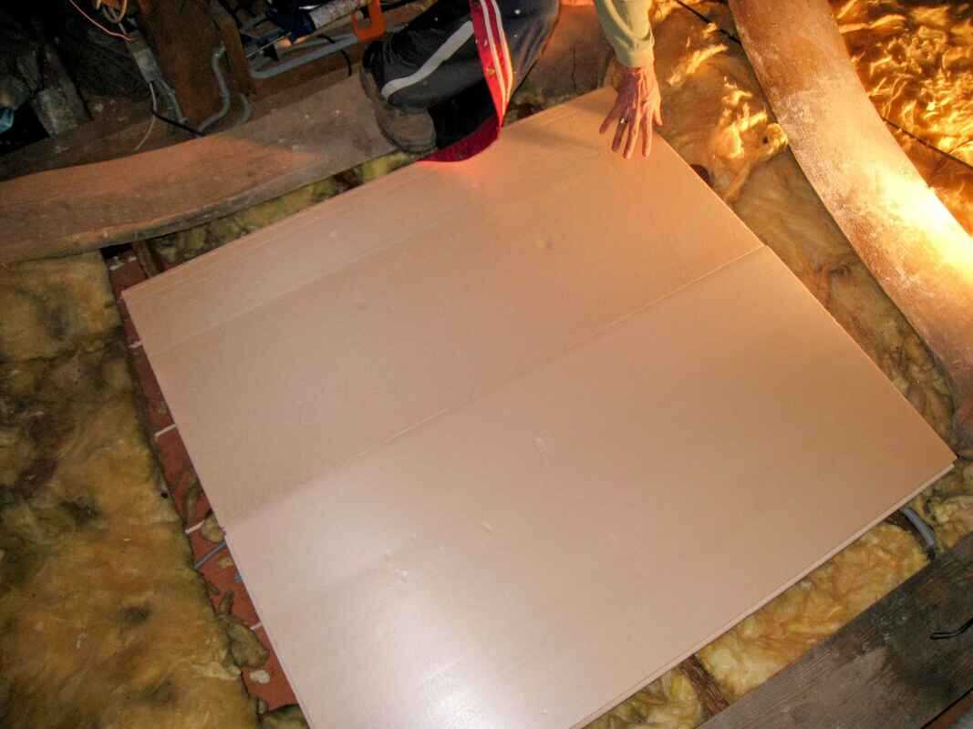 Isolant polystyrène sous unité intérieure de chauffage