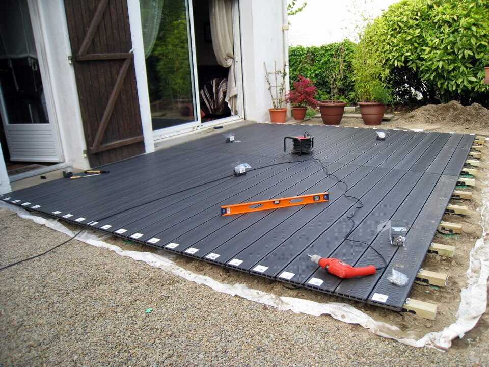 Poser une Terrasse Composite sur Lambourdes et Plots Pose terrasse composite Castorama Dixi Blooma sur lambourdes et plots