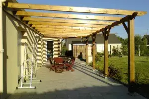 construire sa pergola en bois