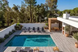 Terrasse en carrelage piscine